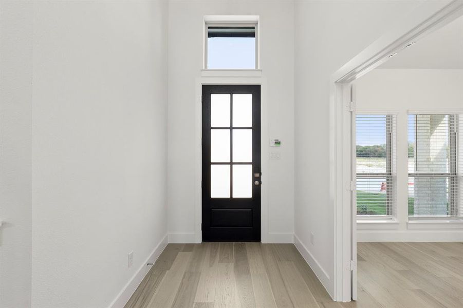 03. 2407 Parkway - Entry