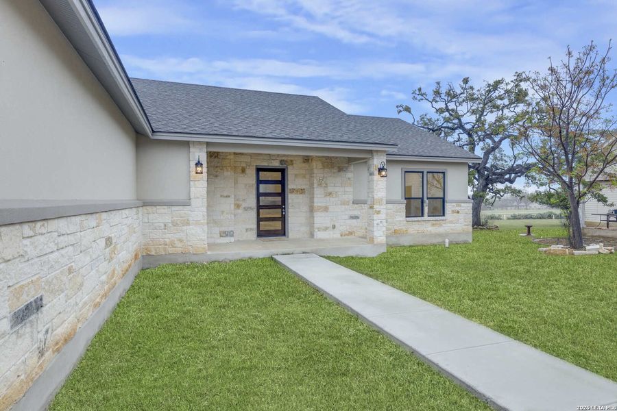 Exterior details and patio area of a home in , Bandera (Image 30).