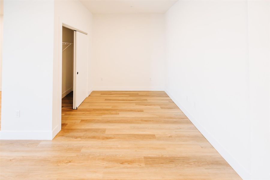 Spacious, unfurnished interior of a new home in Congress Lofts Saint Elmo, Austin (Image 7).