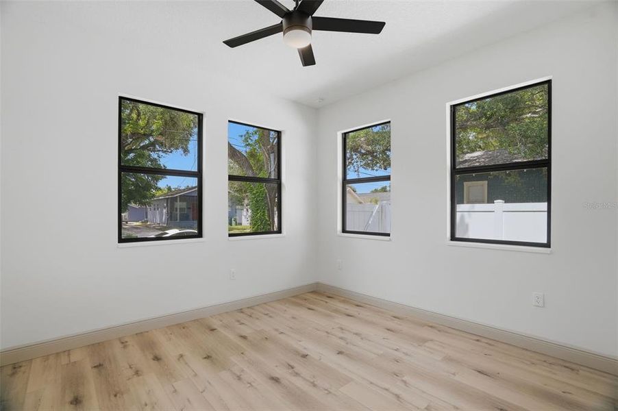 Spacious, unfurnished interior of a new home in , Tampa (Image 23).