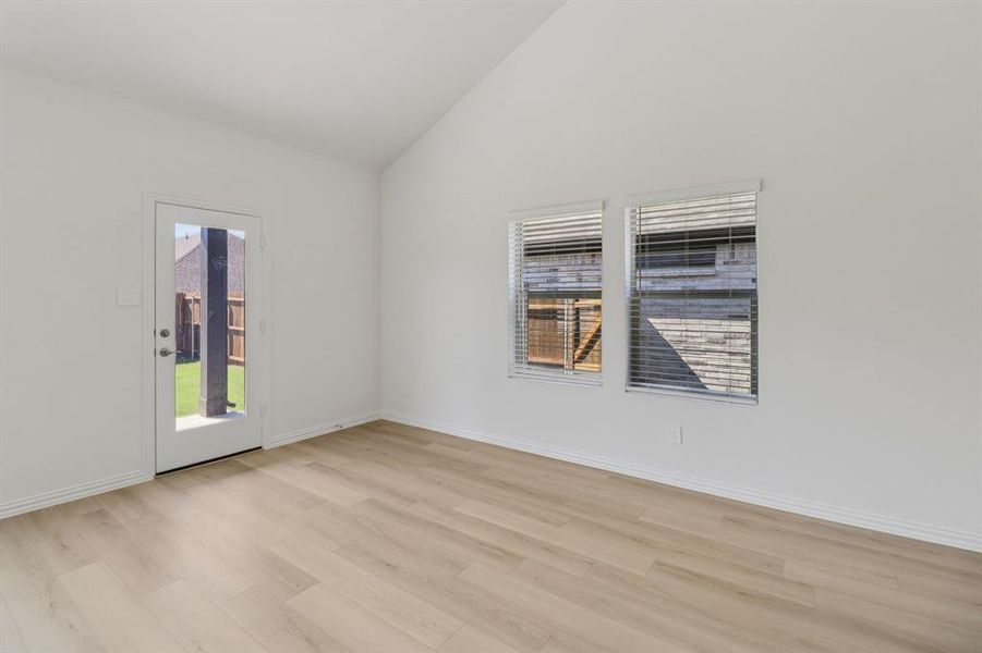 Spacious, unfurnished interior of a new home in Southridge - Signature Series, Princeton (Image 18). Spacious, unfurnished interior of a new home in Southridge - Signature Series, Princeton (Image 18).