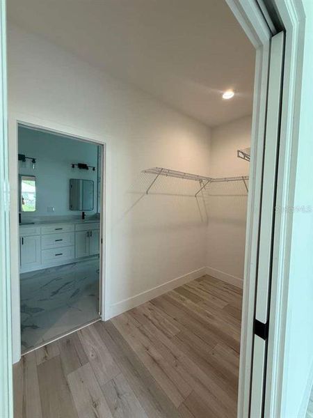 Spacious, unfurnished interior of a new home in , Palm Bay (Image 33).