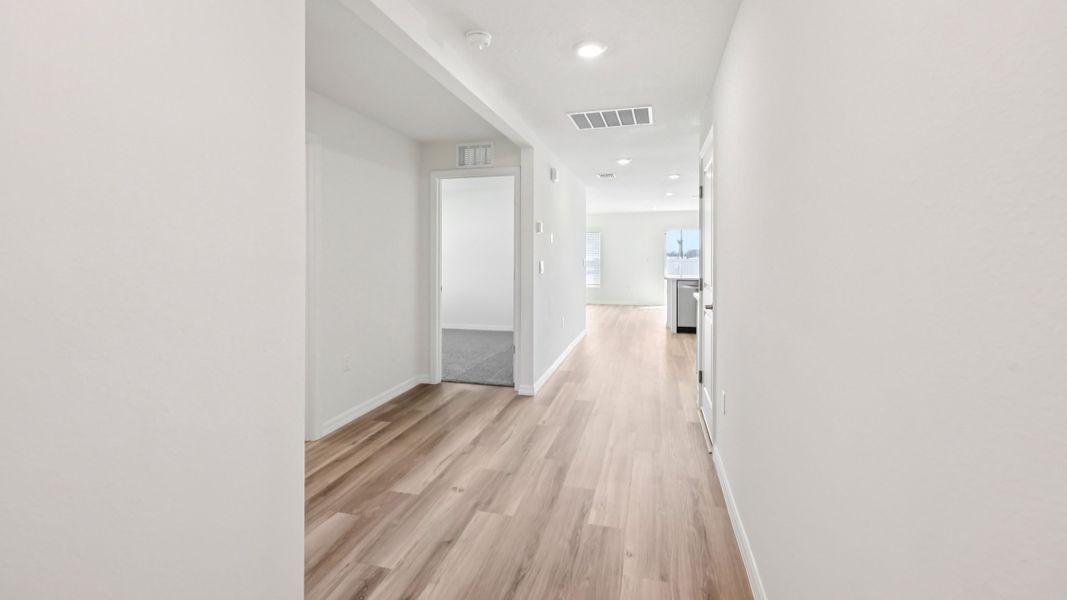 Representative unfurnished interior of a home built from the DAKOTA by D.R. Horton in Marion County Spot Lots, Ocala (Image 15).