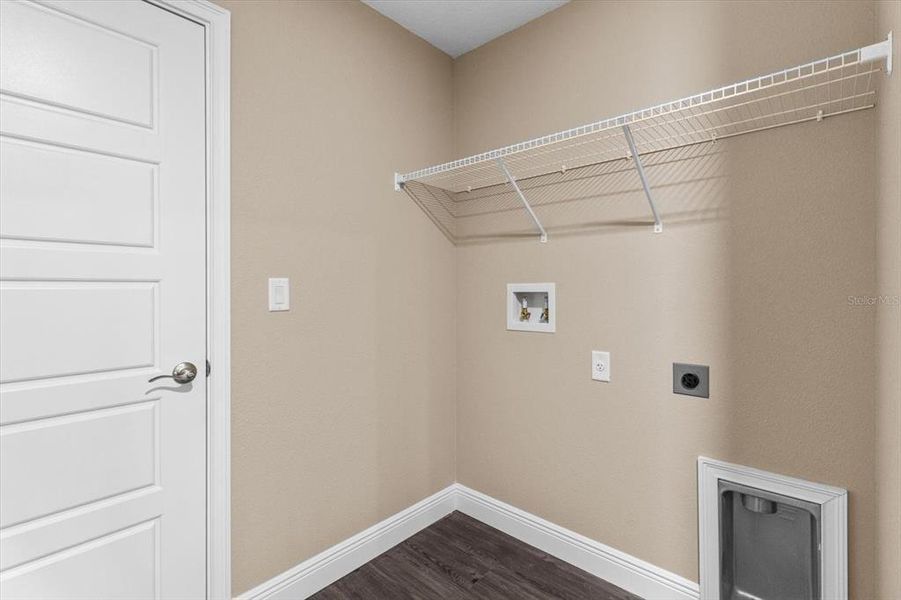 Spacious, unfurnished interior of a new home in , Citrus Springs (Image 20).