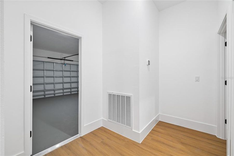 Spacious, unfurnished interior of a new home in , Ocala (Image 35).