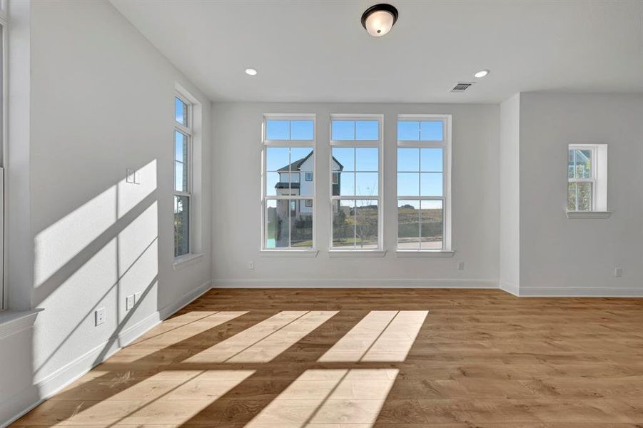 Spacious, unfurnished interior of a new home in Painted Tree Woodland West – Village, McKinney (Image 19).