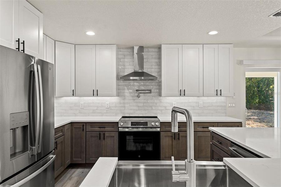 Furnished interior view inside a new home in , Spring Hill (Image 17).
