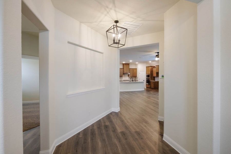 Spacious, unfurnished interior of a new home in Las Lomas, Forney (Image 19).