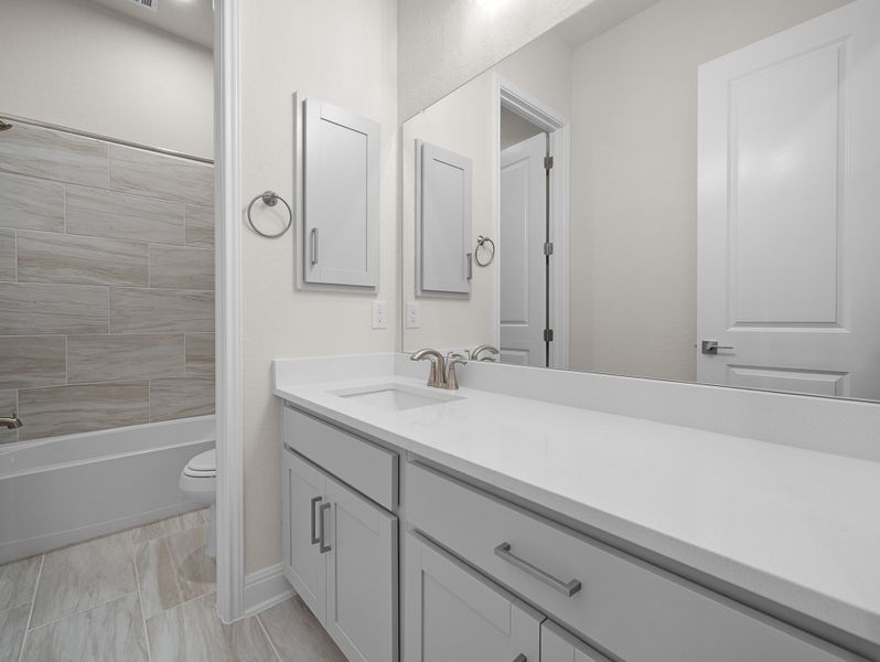 Furnished interior view inside a new home in Cibolo Crossing, Universal City (Image 3).