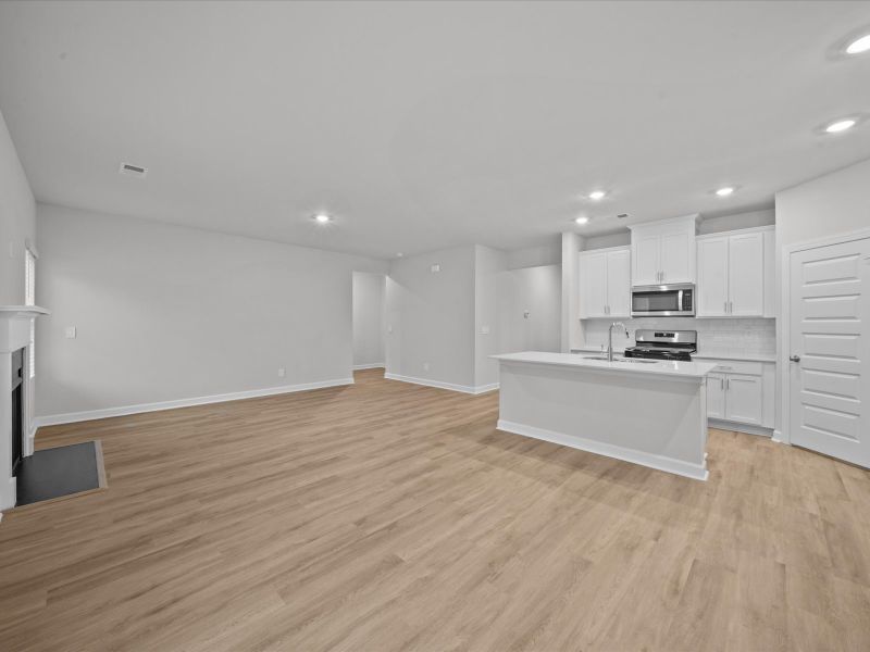 Spacious, unfurnished interior of a new home in Maxwell Commons, Easley (Image 10).
