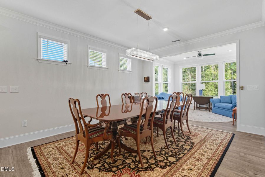 Dining Area Dining Area