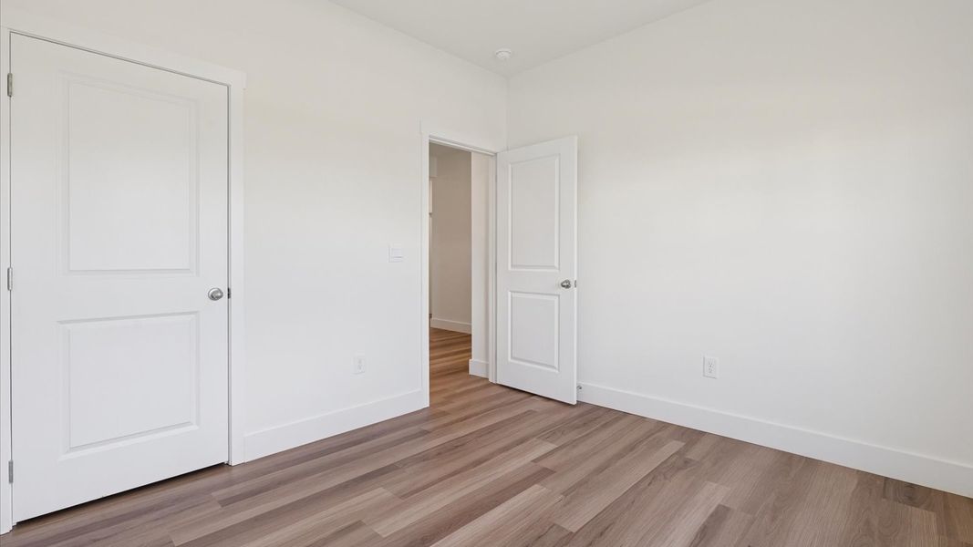 Spacious, unfurnished interior of a new home in Millstone Village, Morristown (Image 16).