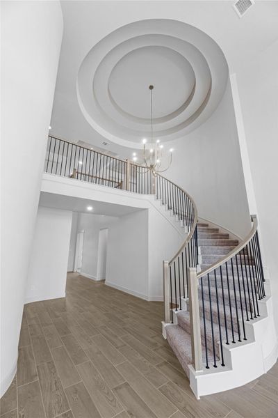 Representative image. Features, selections and colors may vary.