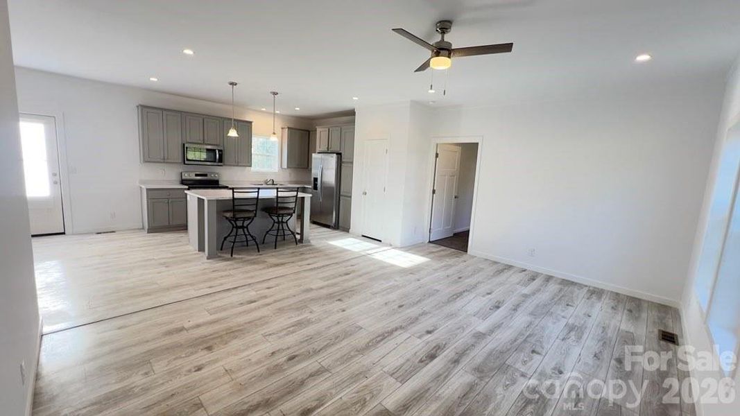 Kitchen Dining Area