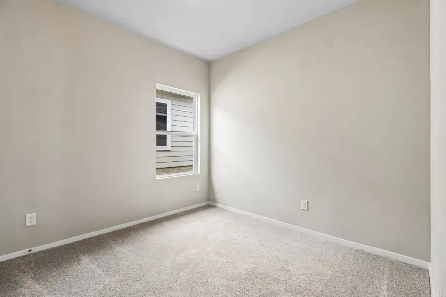 Spacious, unfurnished interior of a new home in Edgebrooke, Pflugerville (Image 24).