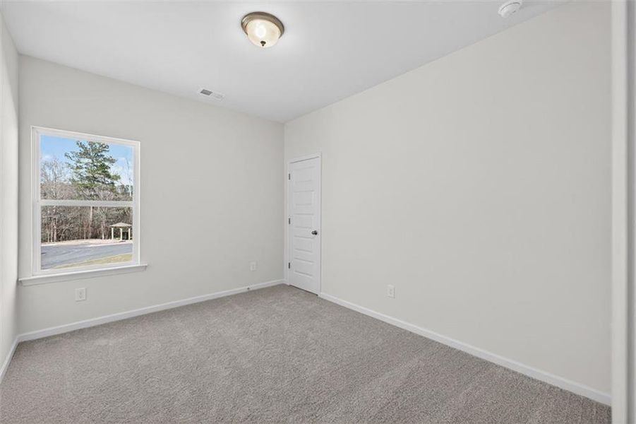 Spacious, unfurnished interior of a new home in Jones Ridge, Dallas (Image 29).