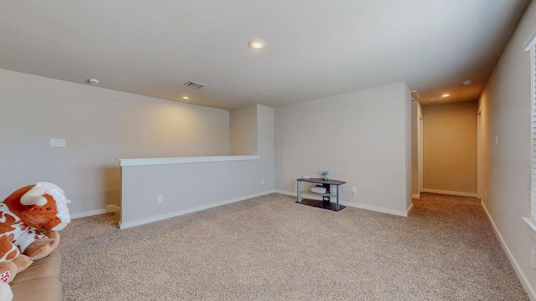 Spacious, unfurnished interior of a new home in , Beaumont (Image 20).