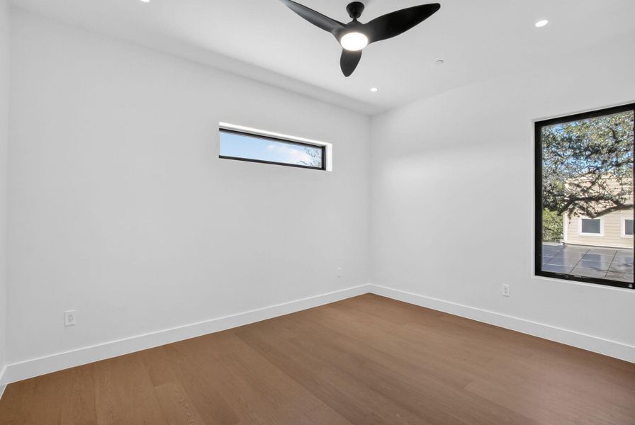 Spacious, unfurnished interior of a new home in , West Lake Hills (Image 20).