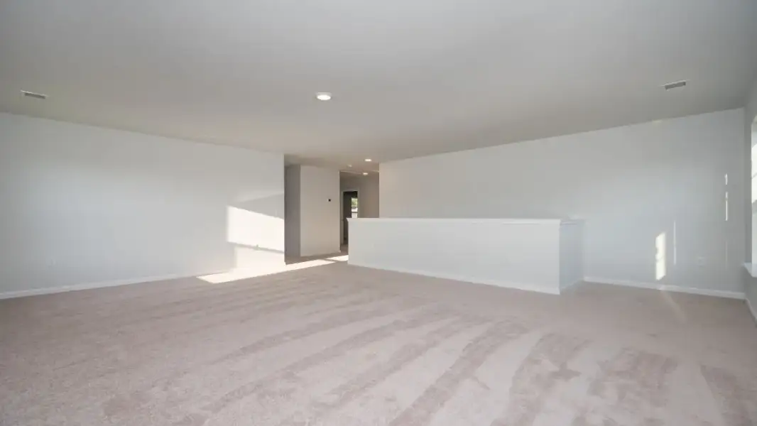 Representative unfurnished interior of a home built from the Elle by D.R. Horton in Brookside, Richlands (Image 27).