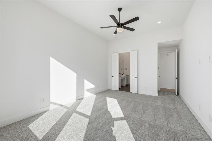 Spacious, unfurnished interior of a new home in Dove Hollow, Waxahachie (Image 16).