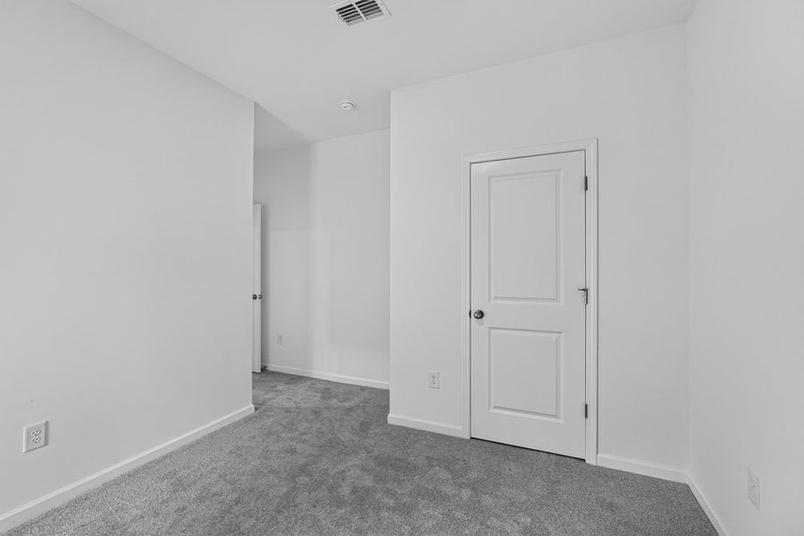 Spacious, unfurnished interior of a new home in Rosewood Farm, Lawrenceville (Image 35).