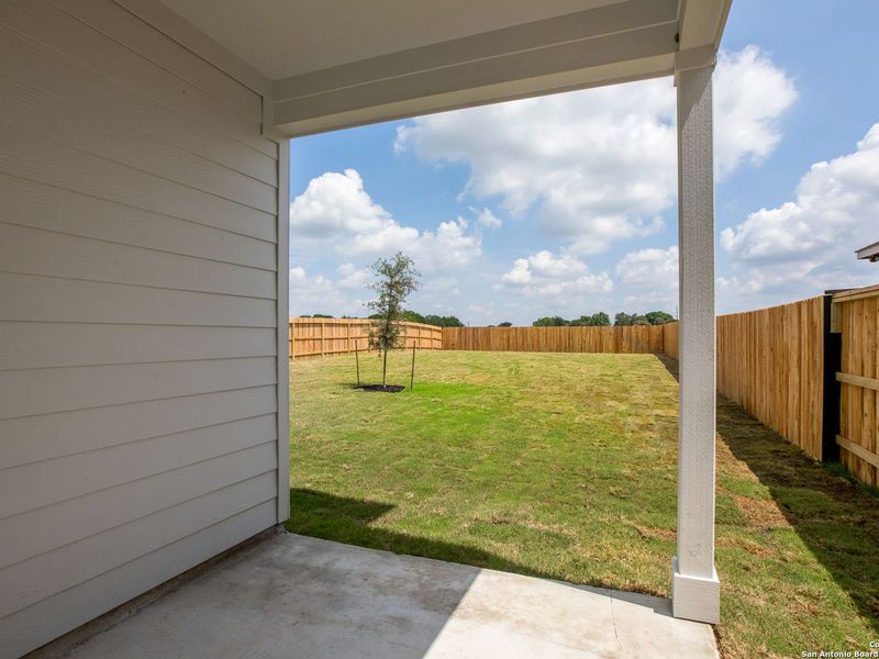 Exterior details and patio area of a home in Hannah Heights, Seguin (Image 3).