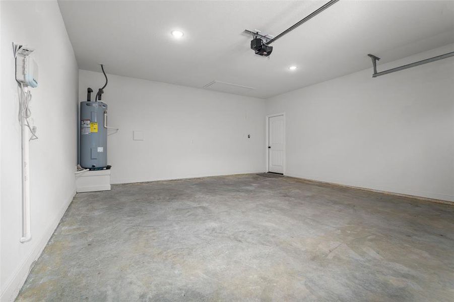Spacious, unfurnished interior of a new home in , Trinidad (Image 35).