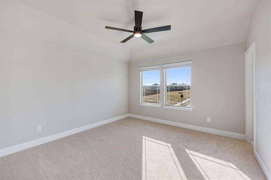 Spacious, unfurnished interior of a new home in Triple Diamond Ranch, Mansfield (Image 13).