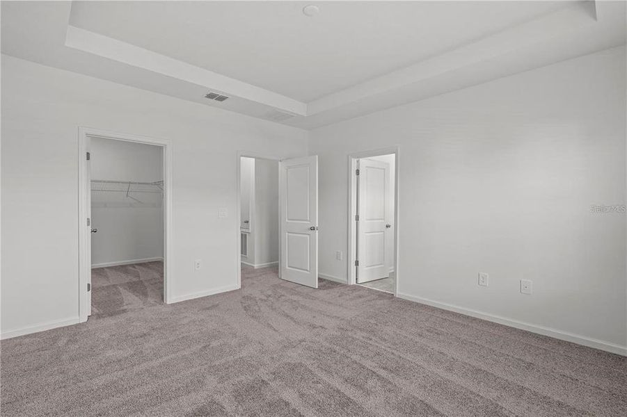 Spacious, unfurnished interior of a new home in , Davenport (Image 18).