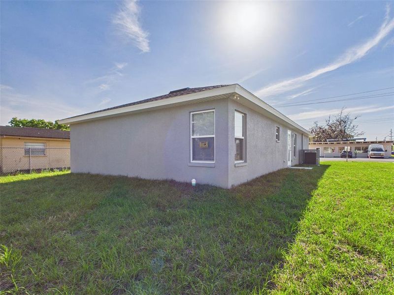 Exterior details and patio area of a home in , Lakeland (Image 3).