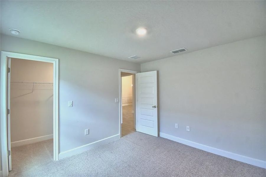 Spacious, unfurnished interior of a new home in Lake Juliana Estates, Auburndale (Image 25).