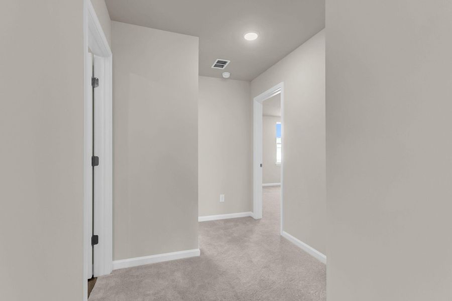 Spacious, unfurnished interior of a new home in , Ravenel (Image 28).