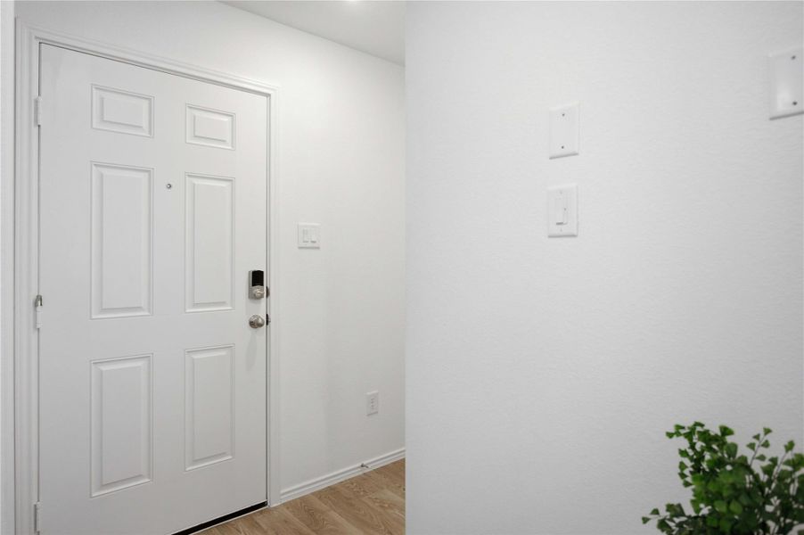 Spacious, unfurnished interior of a new home in Pineapple Square, Houston (Image 17).