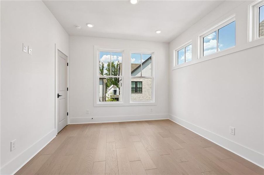 Spacious, unfurnished interior of a new home in Park Walke, Alpharetta (Image 46).
