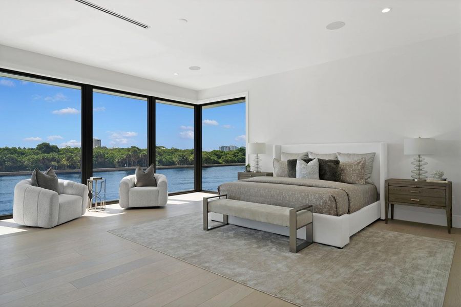 Furnished interior view inside a new home in , Fort Lauderdale (Image 15).