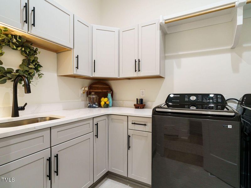 023-1280x960-laundry-room 023-1280x960-laundry-room