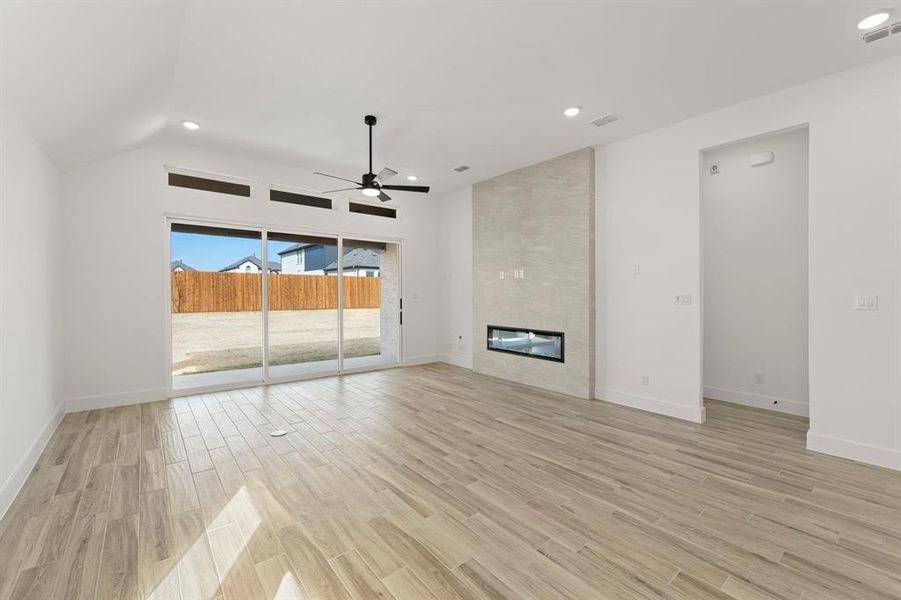 Spacious, unfurnished interior of a new home in Valencia on The Lake, Little Elm (Image 24).