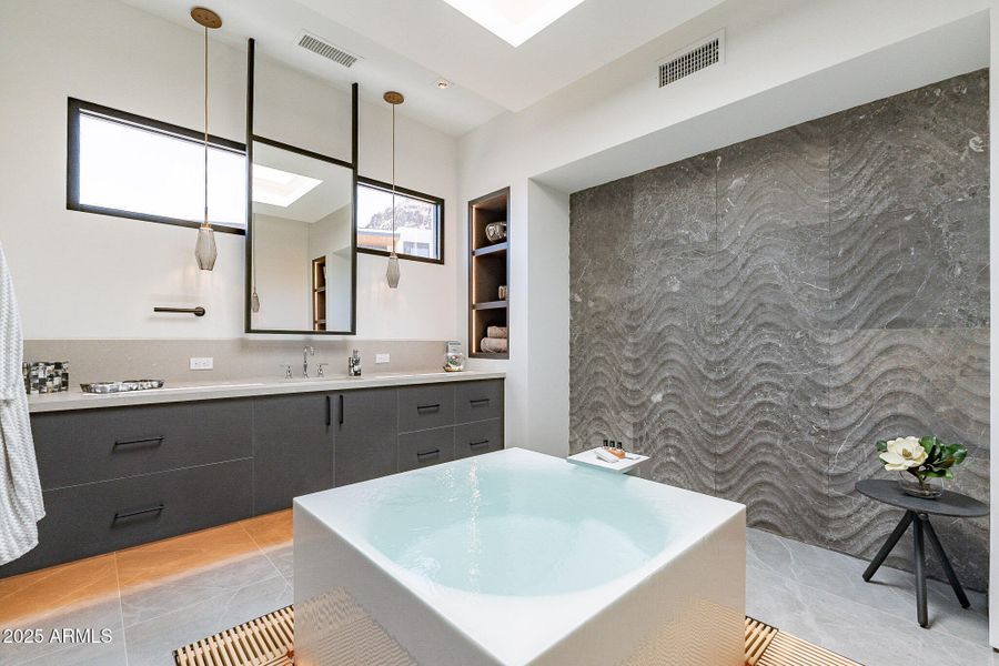 032_PRIMARY BATHROOM 032_PRIMARY BATHROOM