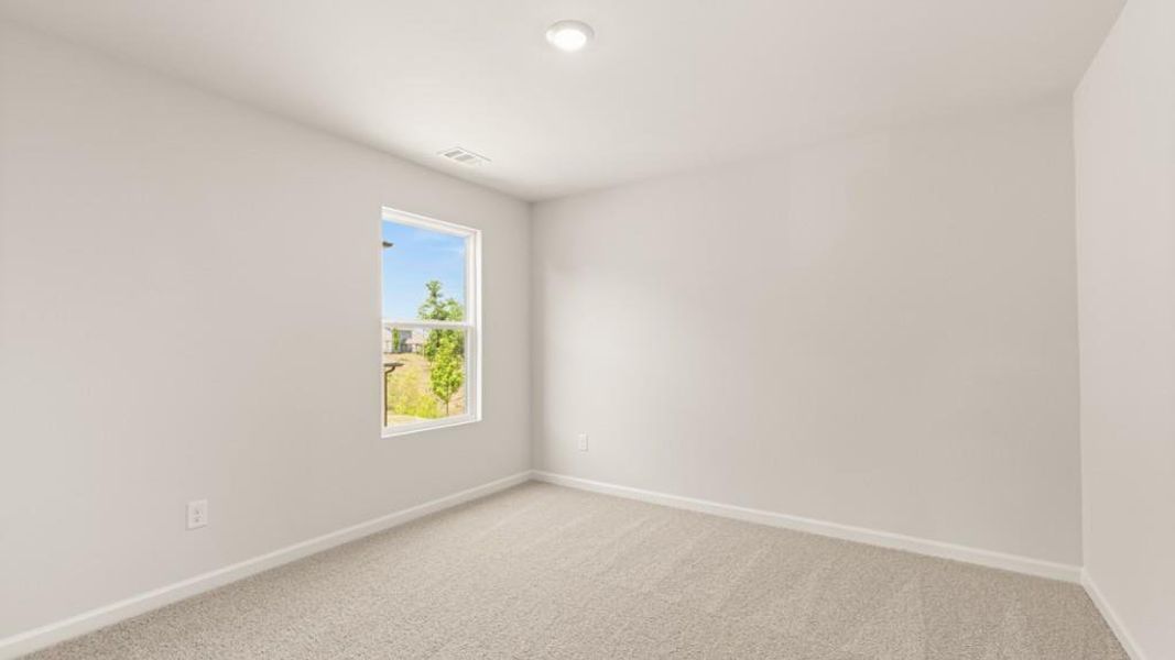 Spacious, unfurnished interior of a new home in Falcon Landing, Gainesville (Image 14).