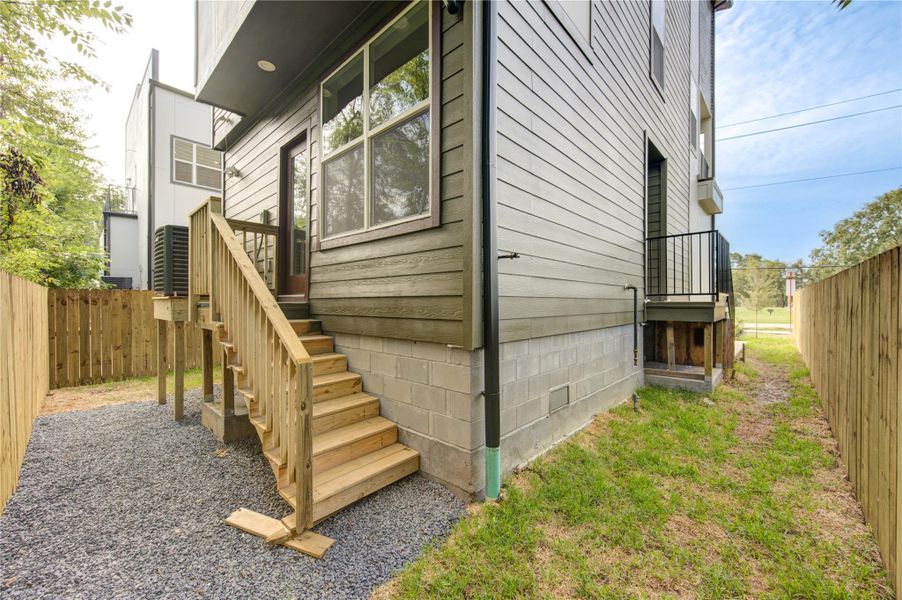 Front exterior of a new home in , Houston, TX, highlighting curb appeal (Image 19).