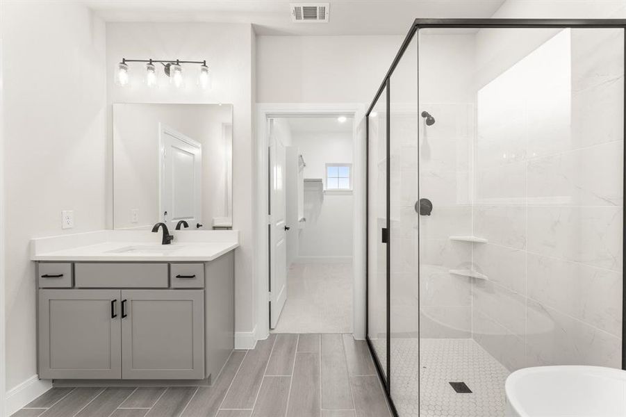 08. 1023 Abigail - Bath