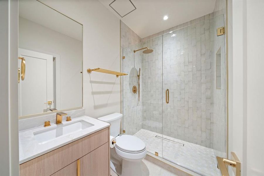 A full bath upstairs offers the same accessories as the primary bath.  No second class amenities for family and friends!