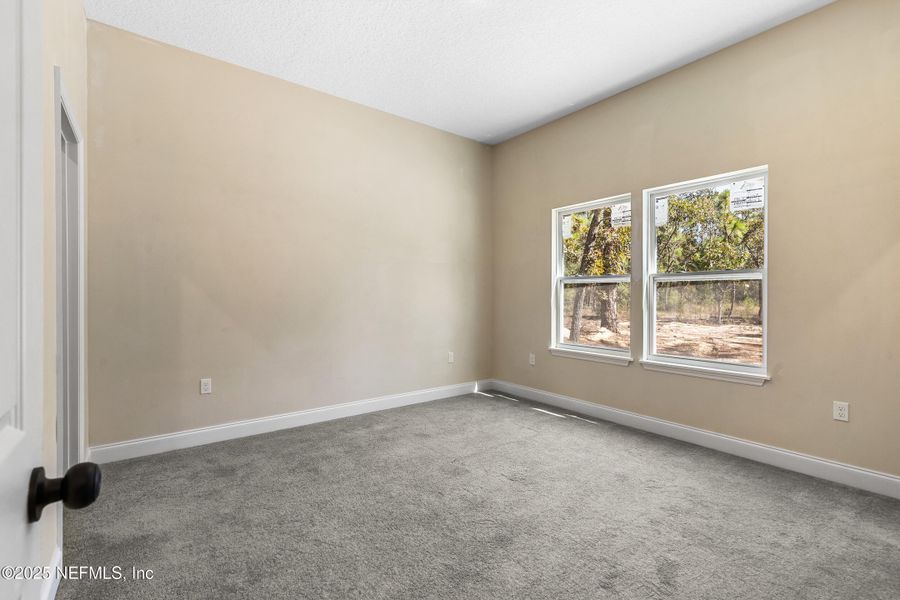 Spacious, unfurnished interior of a new home in , Keystone Heights (Image 16).