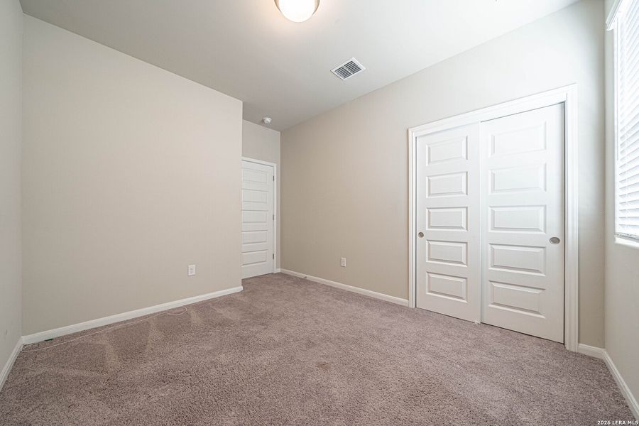 Spacious, unfurnished interior of a new home in Hannah Heights, Seguin (Image 15).