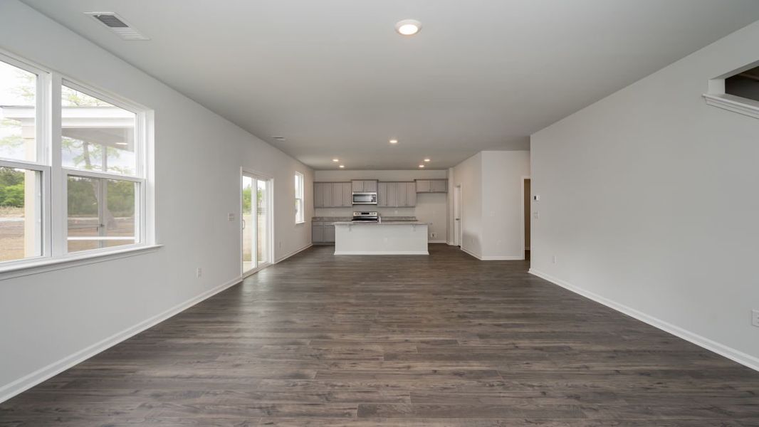 Representative unfurnished interior of a home built from the GALEN by D.R. Horton in Island Green, Myrtle Beach (Image 28).