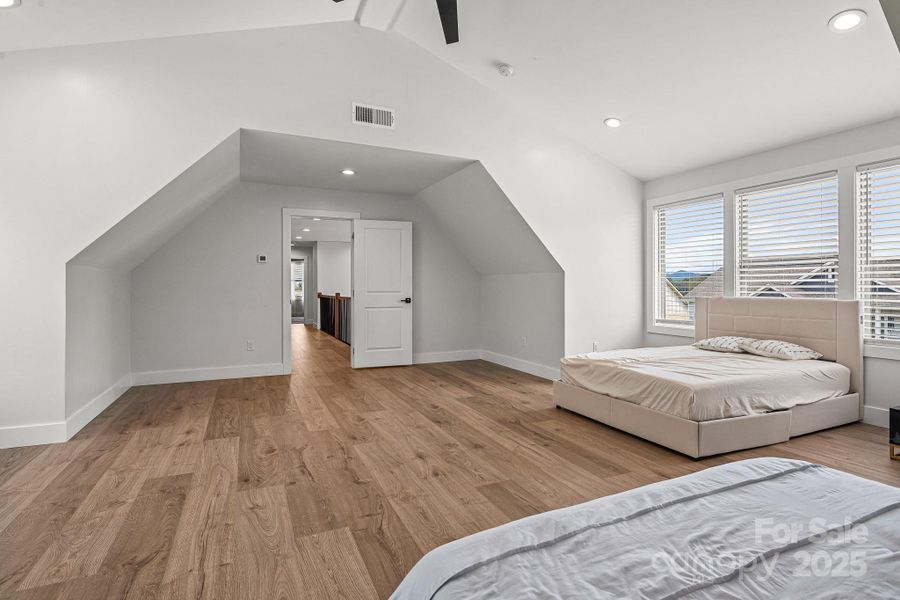 Image 41 of a home in .