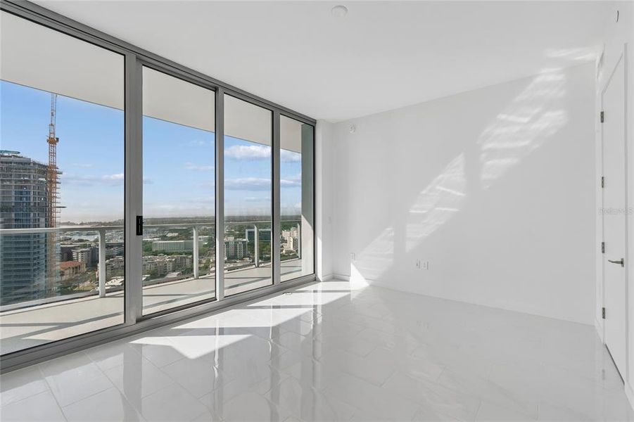 Spacious, unfurnished interior of a new home in , St. Petersburg (Image 48).