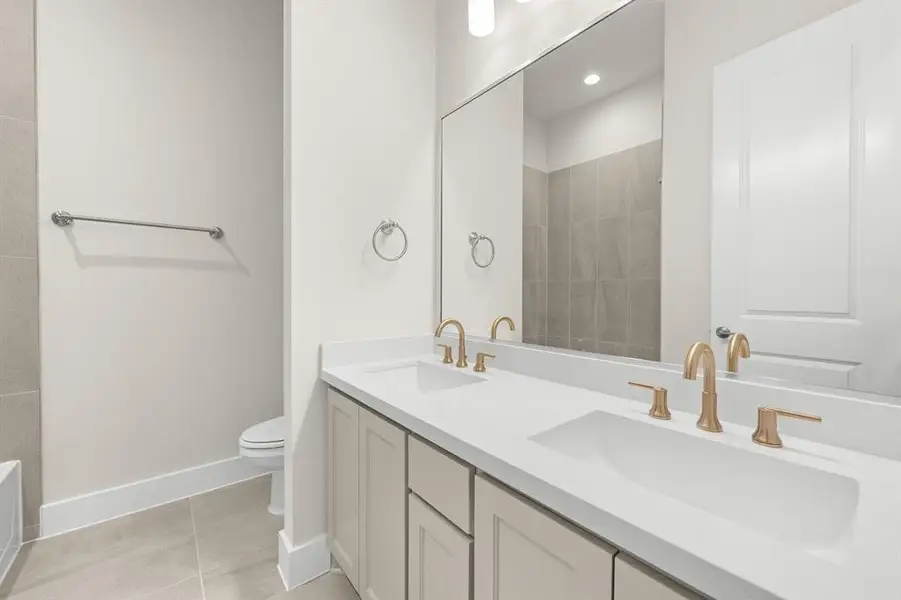 151 Talpin-  Bathroom-1