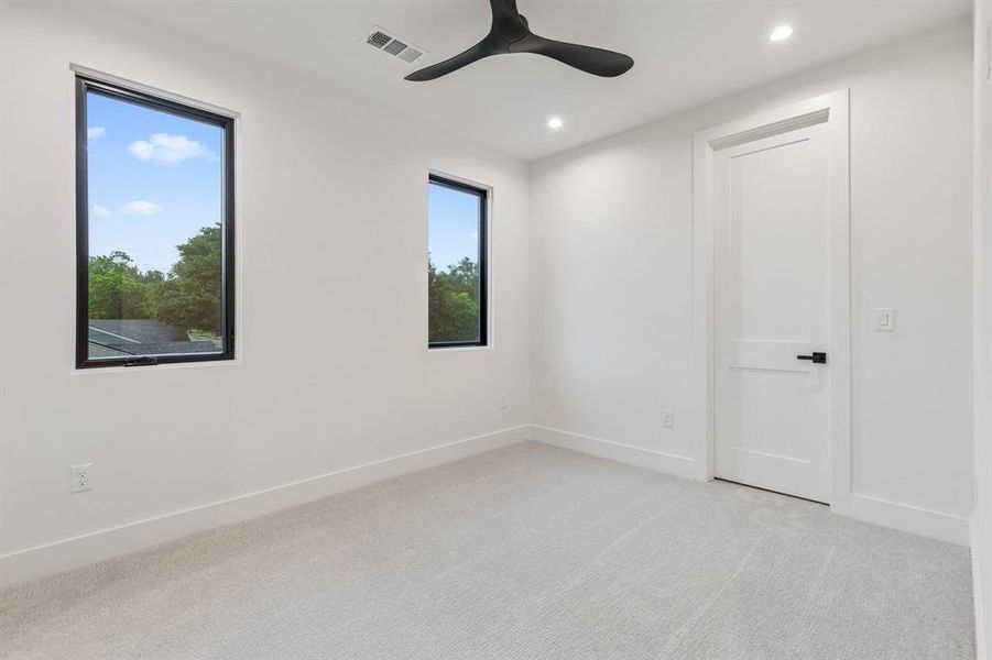 Spacious, unfurnished interior of a new home in , Dallas (Image 23).