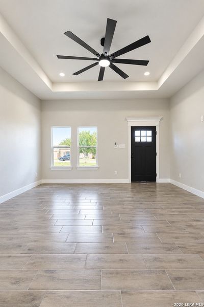 Spacious, unfurnished interior of a new home in , Eagle Pass (Image 6).